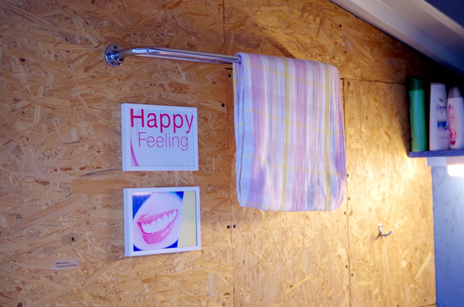 Daily scenery iii Toothpaste and shower gel_2